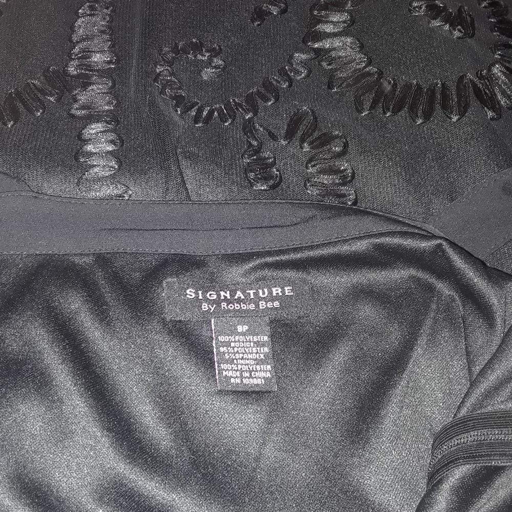 Signature by Bobbie Bee party dress - Picture 6 of 6